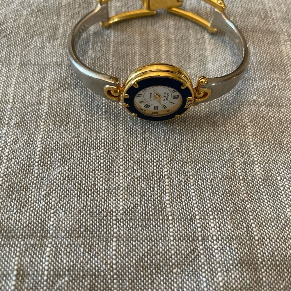 Anne Klein watch - Picture 7 of 9